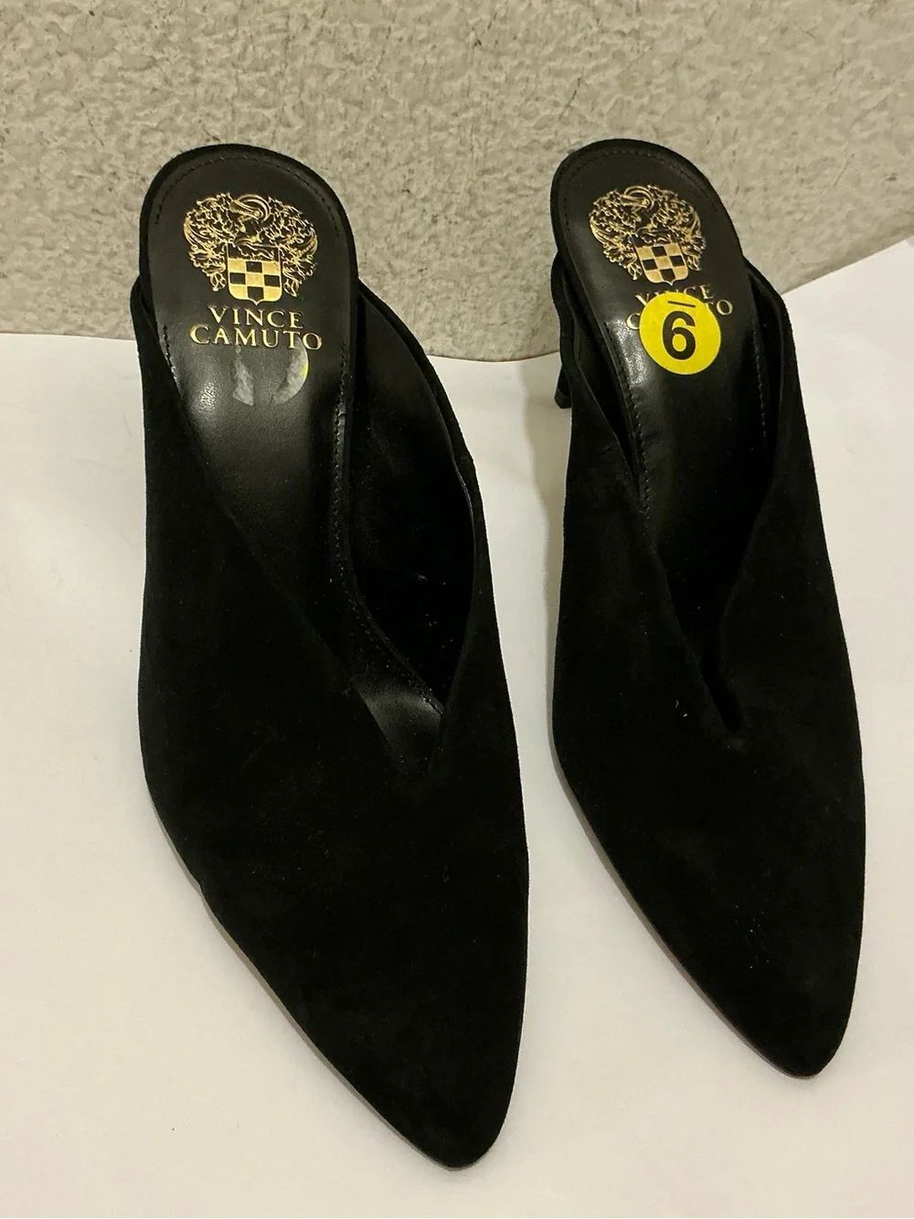 NWOB Vince Camuto Black Pointed-Toe Suede Mules 9/40